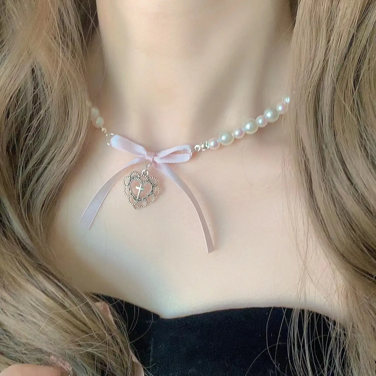 French Style Pearl Bow Necklace for Women - Image 2