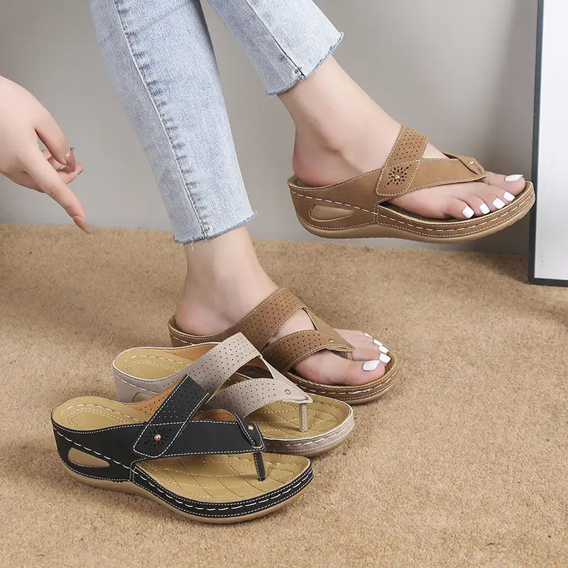 Foreign trade plus size slippers for women 2023 Summer new European and American fashion wedge flip flops outdoor beach slippers wholesale