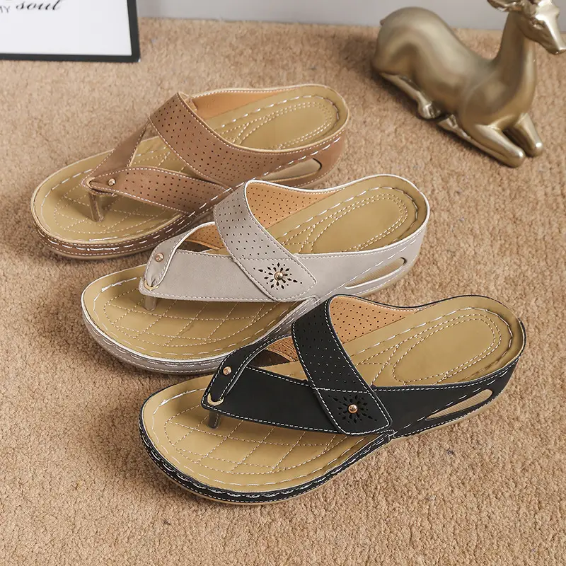 Foreign trade plus size slippers for women 2023 Summer new European and American fashion wedge flip flops outdoor beach slippers wholesale