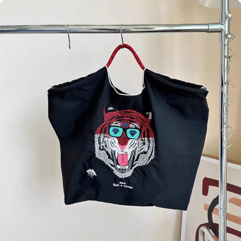 Women's Cartoon Tiger Embroidered Tote Bag — feature 5