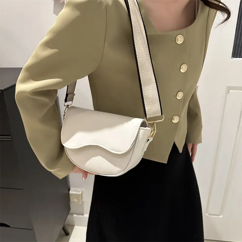 Retro Beige Shoulder Messenger Bag for Women 2024 - Image 6