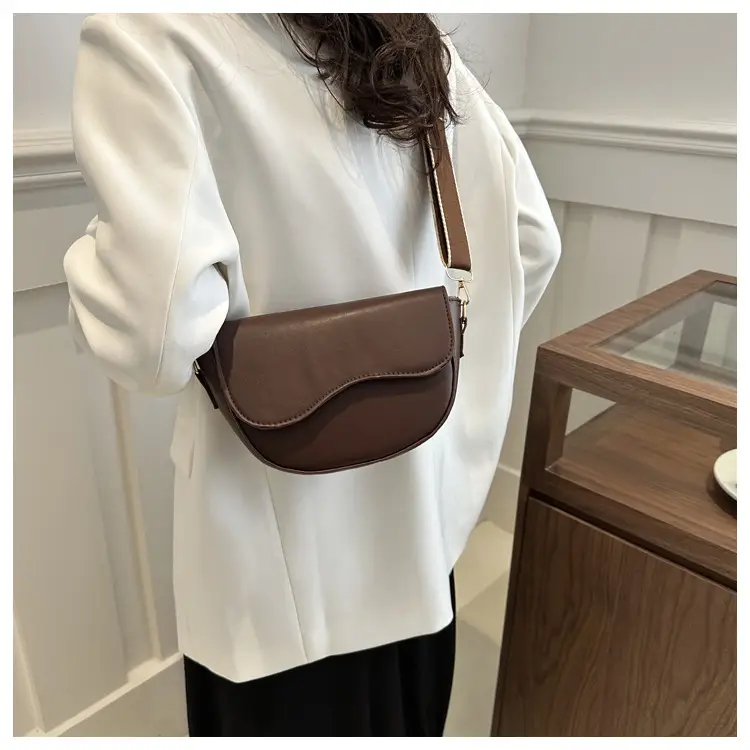 Retro Beige Shoulder Messenger Bag for Women 2024 — feature 14