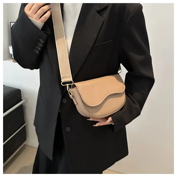 Retro Beige Shoulder Messenger Bag for Women 2024 — feature 17