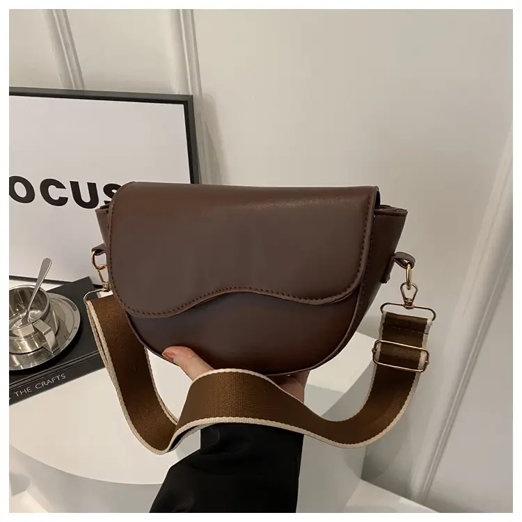 Retro Beige Shoulder Messenger Bag for Women 2024 — feature 21
