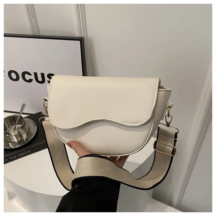 Retro Beige Shoulder Messenger Bag for Women 2024 — feature 22