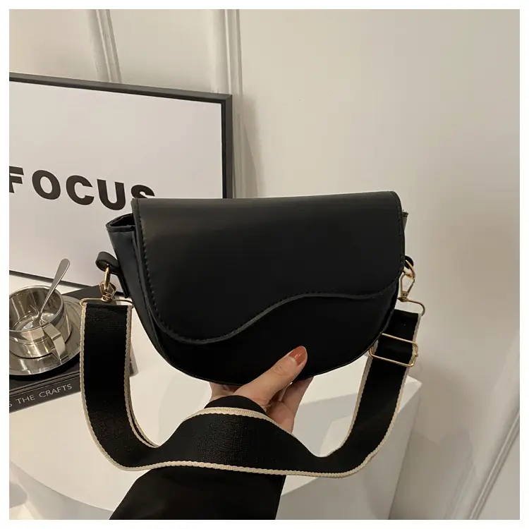 Retro Beige Shoulder Messenger Bag for Women 2024 — feature 24