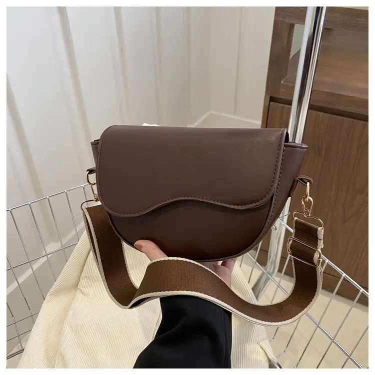 Retro Beige Shoulder Messenger Bag for Women 2024 — feature 26