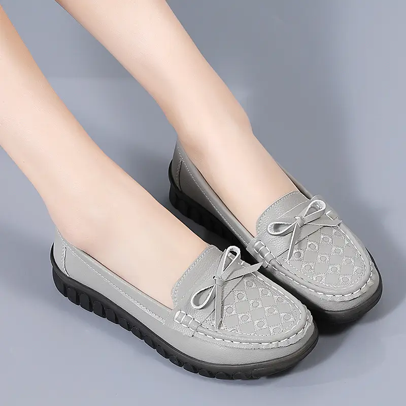 Cross-Border Women's Shoes Spring New Large Size Beanie Shoes Comfortable Lazy Shoes One-Step Soft Sole Non-Tiring Mother's Shoes - Image 2