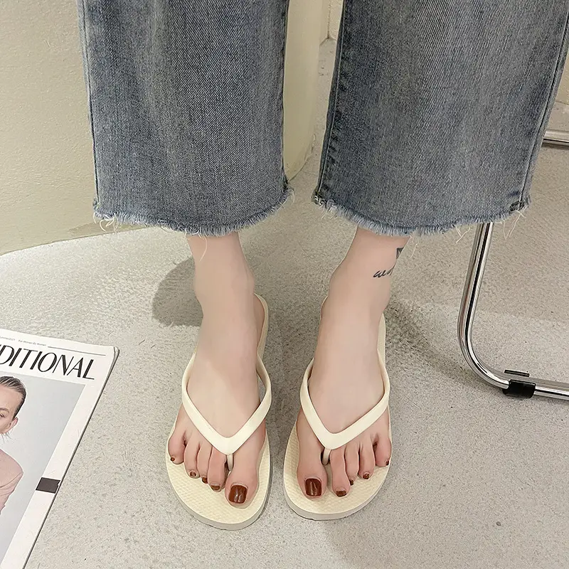 2026 Summer Flip-Flops for Women, Outdoor Wear, Beach Flat Slippers, Non-Slip Black Sandals, Comfortable and Quick-Drying - Image 5