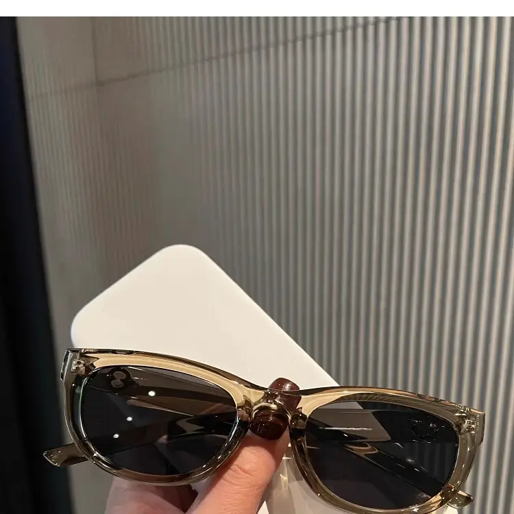 British Cherry Koko Olive Green Cat-Eye Sunglasses for Women Showing Small Faces and Concave Shape Sunshade Street Style Sunglasses — feature 2