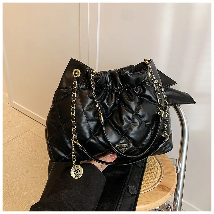 Black Rhombus Chain Shoulder Bag for Women — feature 13