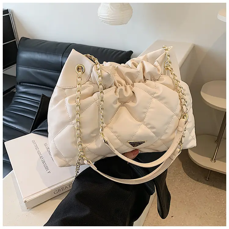 Black Rhombus Chain Shoulder Bag for Women — feature 15