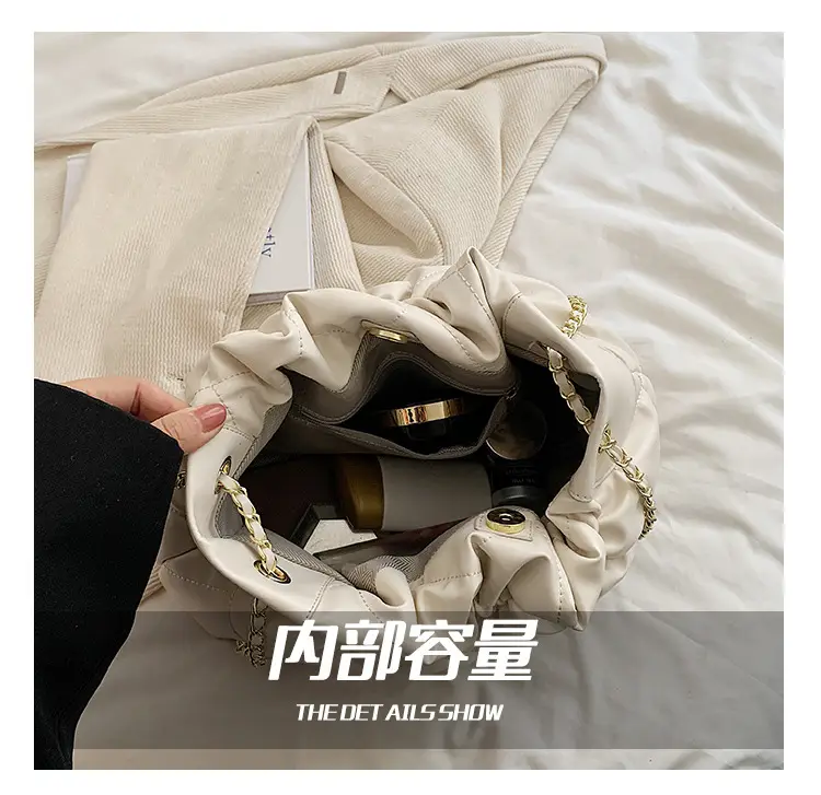 Black Rhombus Chain Shoulder Bag for Women — feature 3