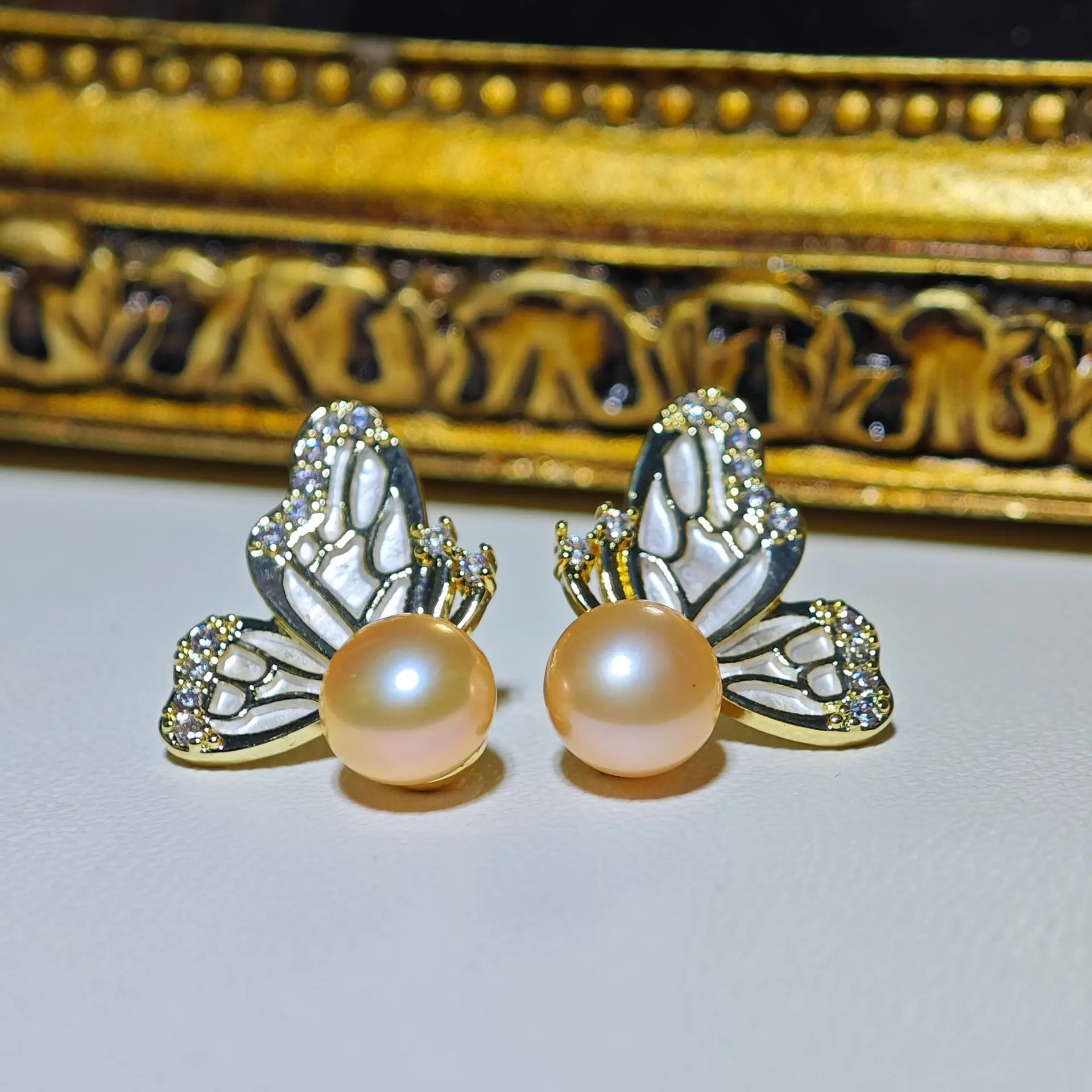 Dan Tao Jewelry Pearl Earrings Gold Plated
