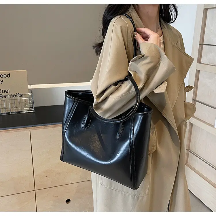 Women's Large Capacity Tan Tote Bag Spring Summer 2024 — feature 23