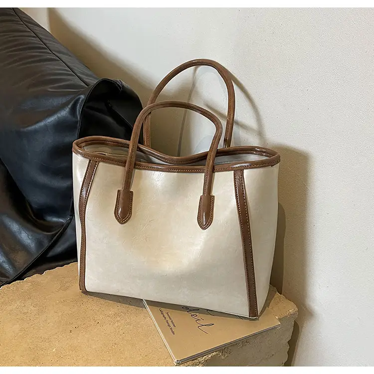 Women's Large Capacity Tan Tote Bag Spring Summer 2024 — feature 7