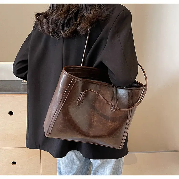 Women's Large Capacity Tote Bag Spring Summer 2026 — feature 31