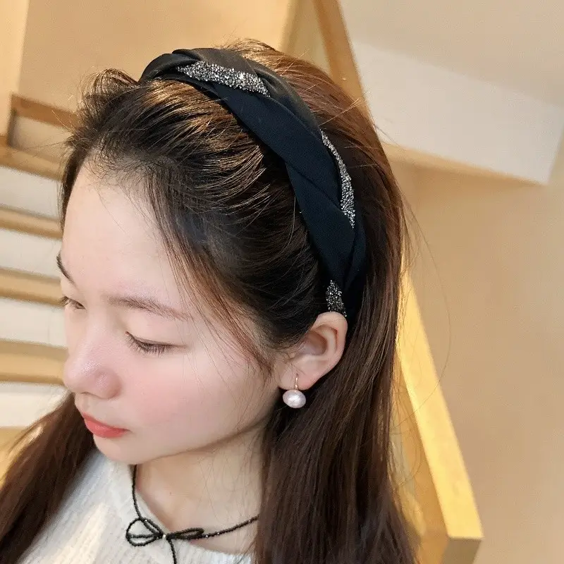 Black Rhinestone Hair Band with Twist Clamp - Image 4