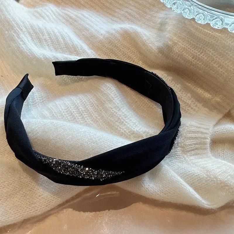 Black Rhinestone Hair Band with Twist Clamp — feature 7