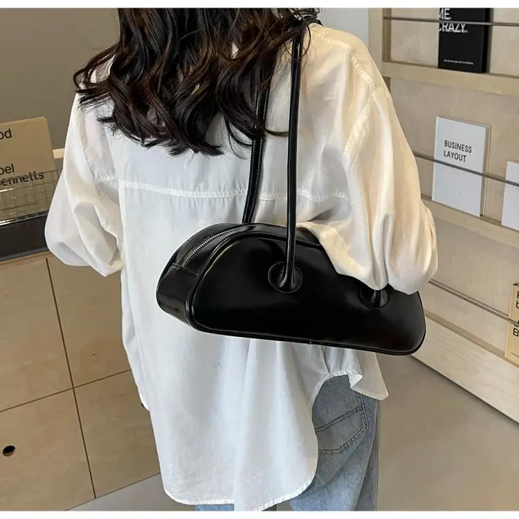 Women's Red Underarm Bag 2024 New High-end Western Style — feature 8