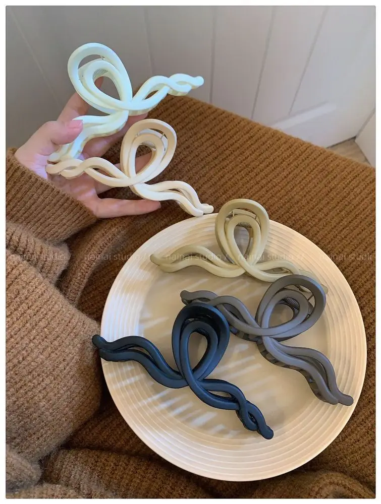 14CM Large Shark Hairpin for Women Girls — feature 2