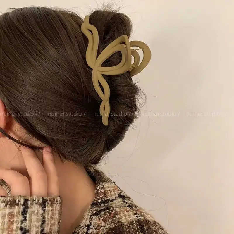 14CM Large Shark Hairpin for Women Girls - Image 3