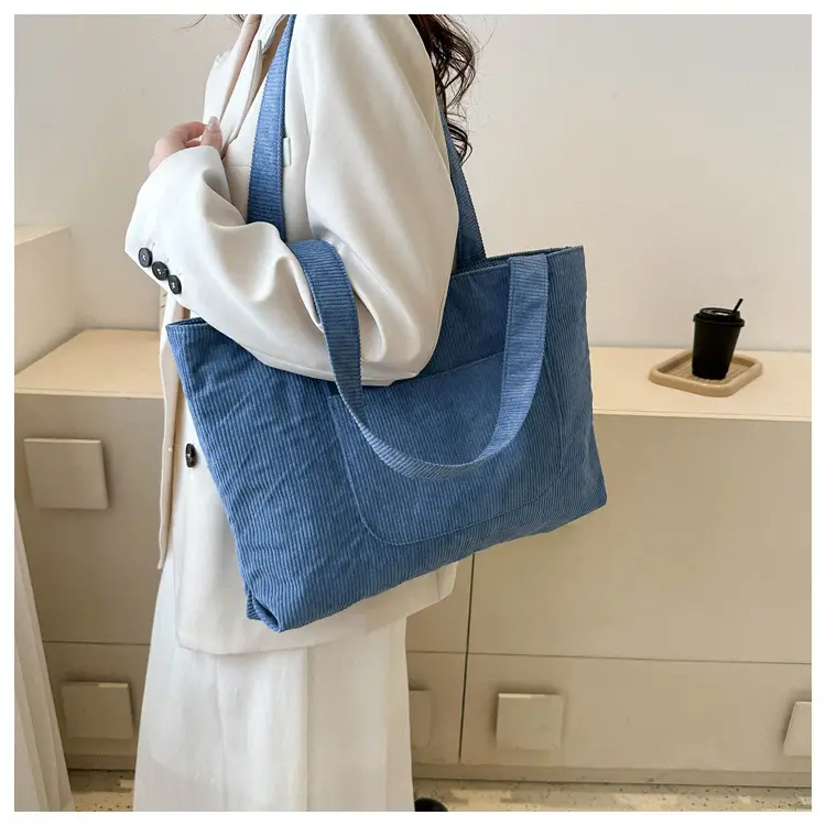 2025 White Corduroy Shoulder Bag Large Capacity Commuting Tote — feature 28