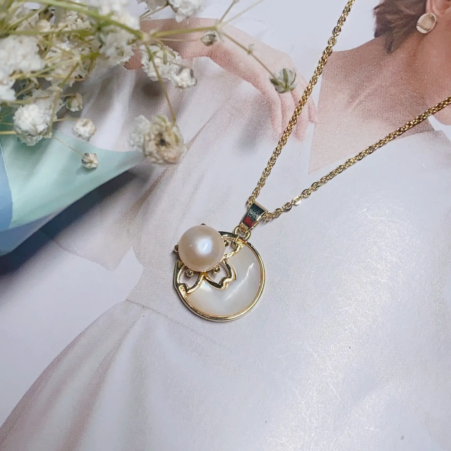 Women's Pearl Pendant Necklace with Balance Wood & Copper Bag - Image 2