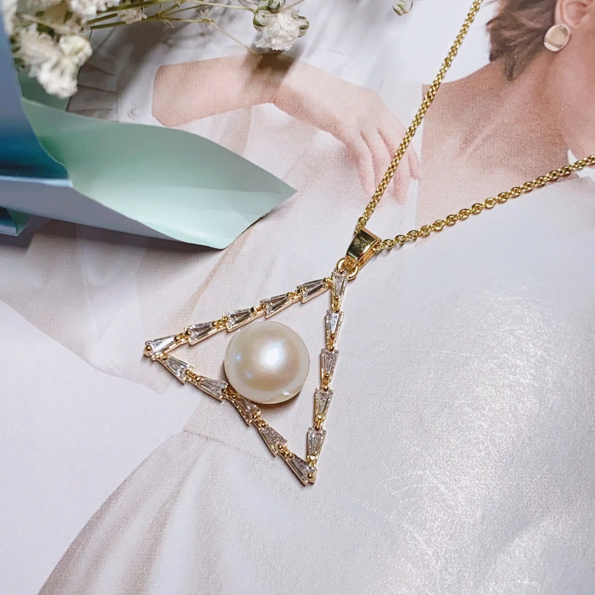 Women's Pearl Pendant Necklace with Balance Wood & Copper Bag — feature 23