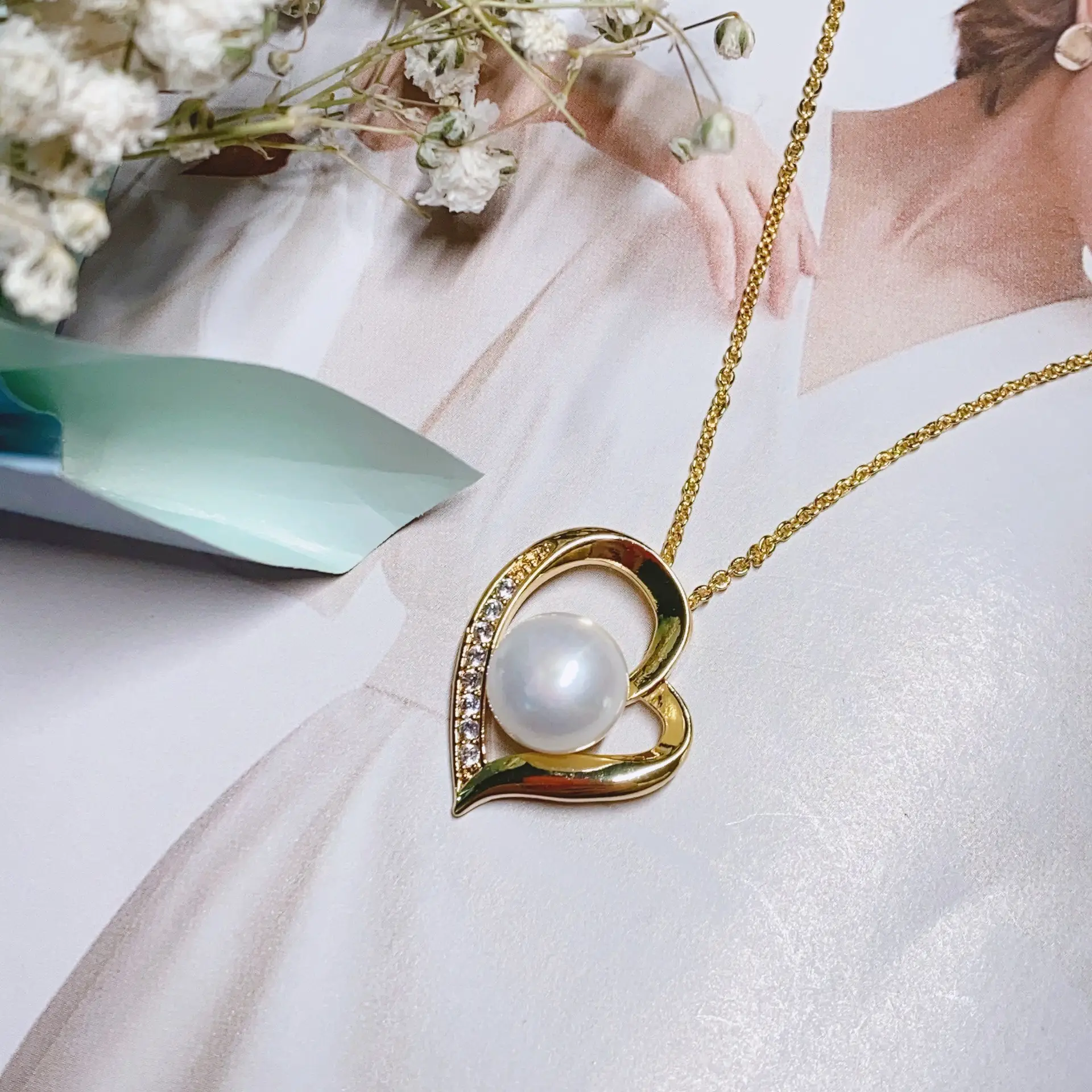 Women's Pearl Pendant Necklace with Balance Wood & Copper Bag - Image 17