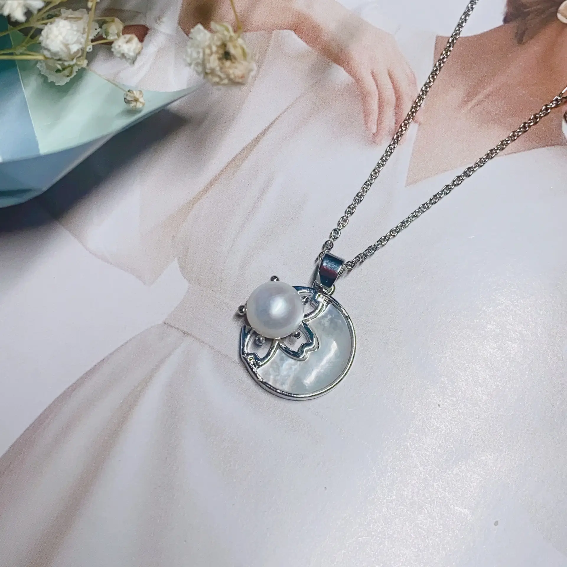 Women's Pearl Pendant Necklace with Balance Wood & Copper Bag - Image 3
