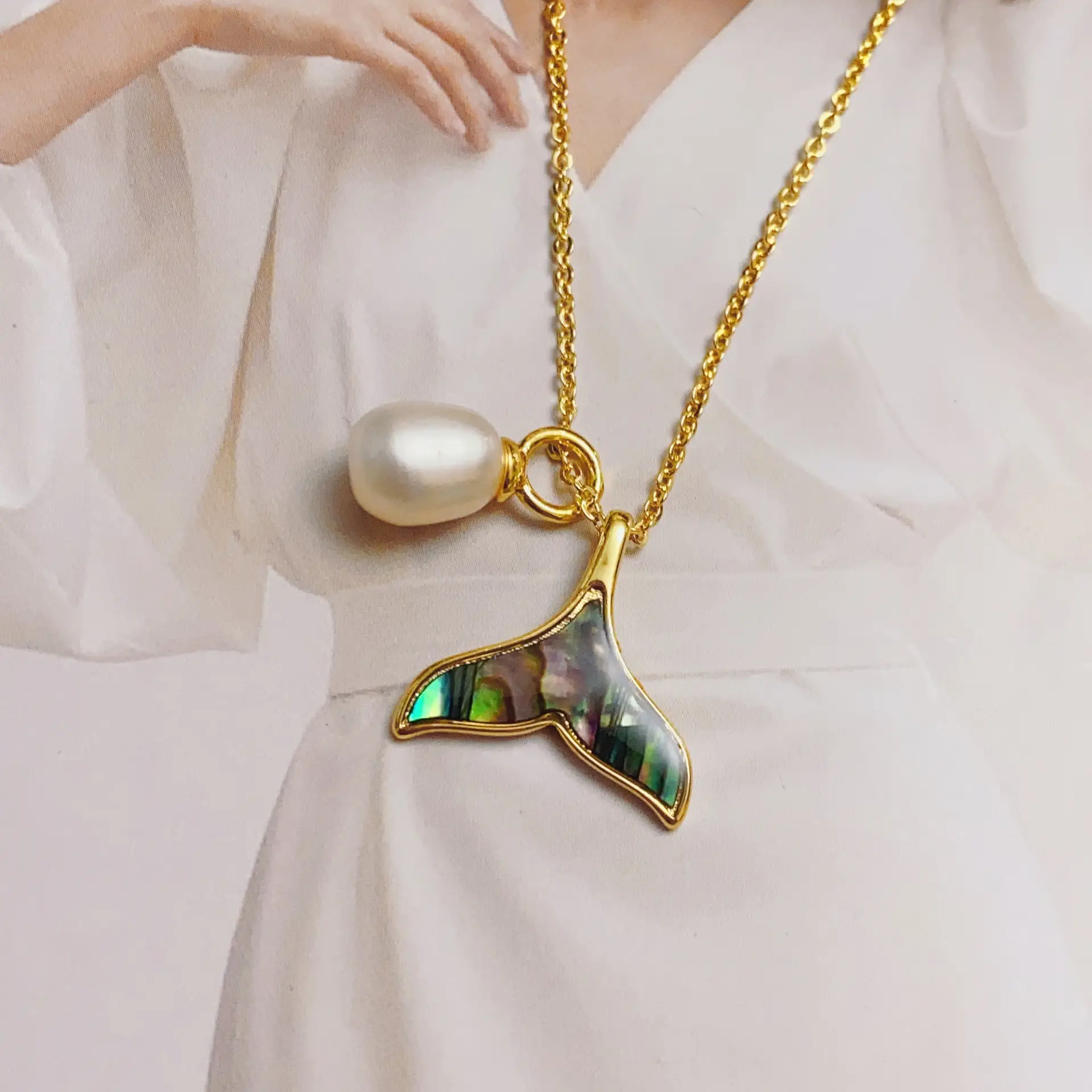 Women's Pearl Pendant Necklace with Balance Wood & Copper Bag - Image 22