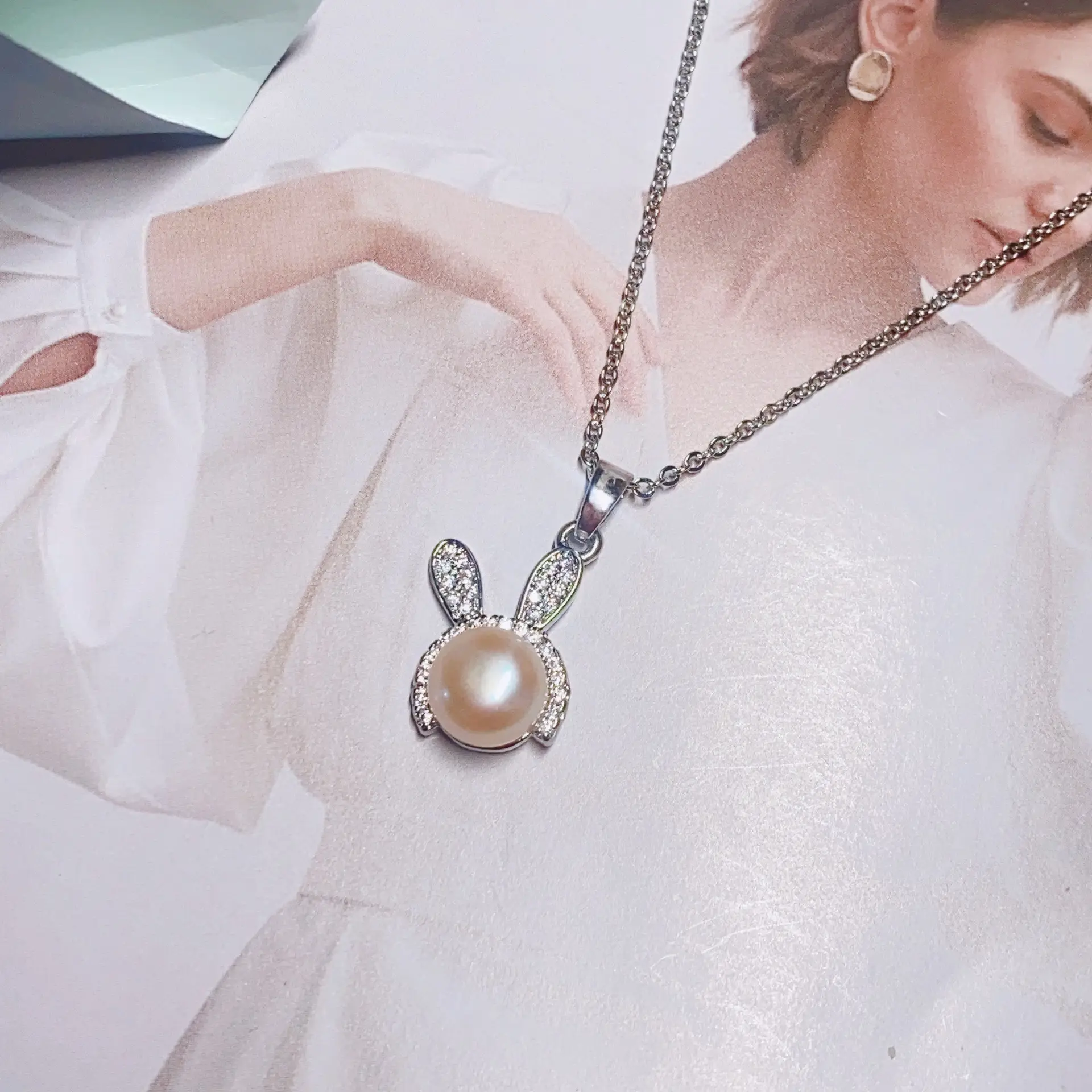 Women's Pearl Pendant Necklace with Balance Wood & Copper Bag - Image 6