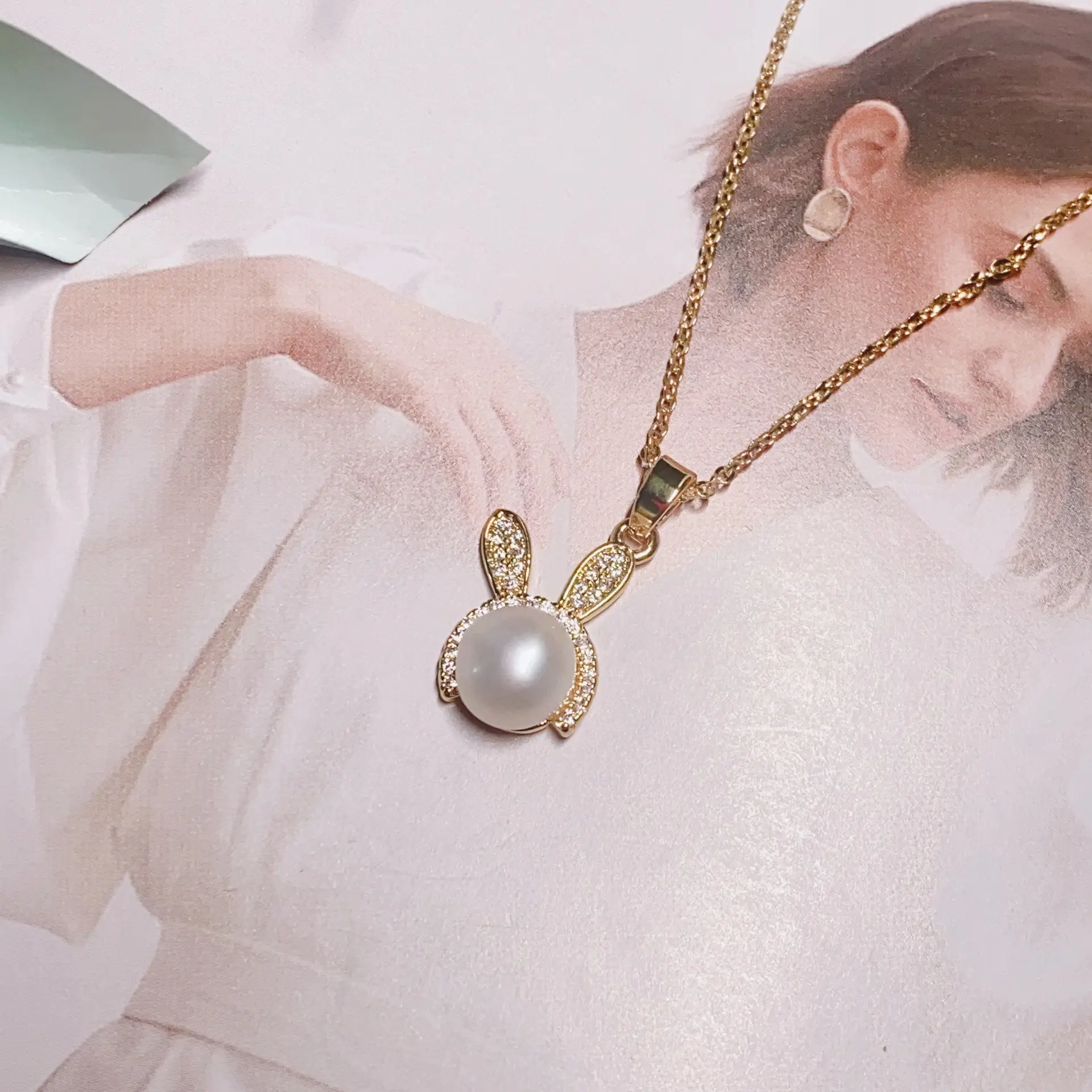 Women's Pearl Pendant Necklace with Balance Wood & Copper Bag - Image 7