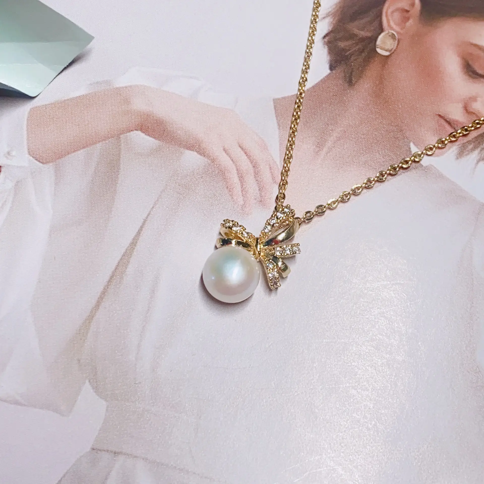 Women's Pearl Pendant Necklace with Balance Wood & Copper Bag - Image 8