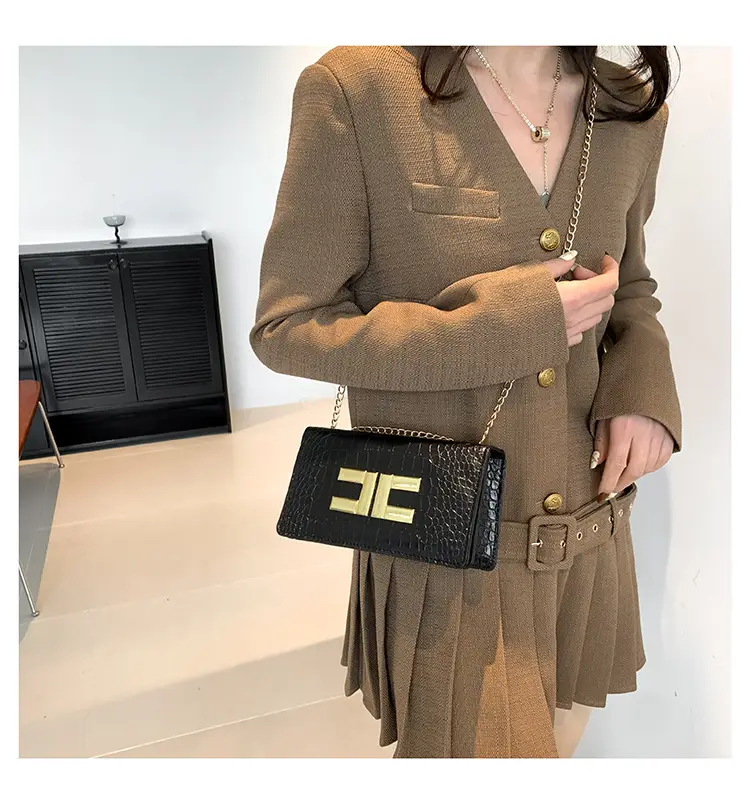 Korean Style Black Chain Crossbody Bag for Women — feature 19