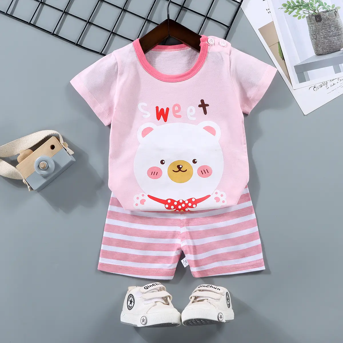 F24-Smiling Bear