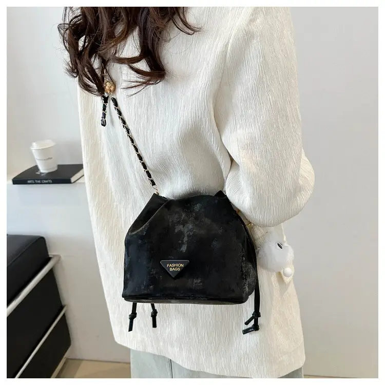 Pink Drawstring Shoulder Bag for Women 2024 Spring — feature 13