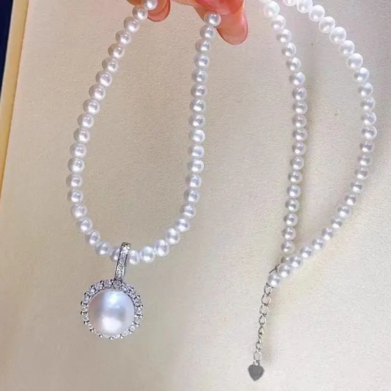 Pearl Detachable Universal Buckle Necklace with Butterfly Design - Image 8