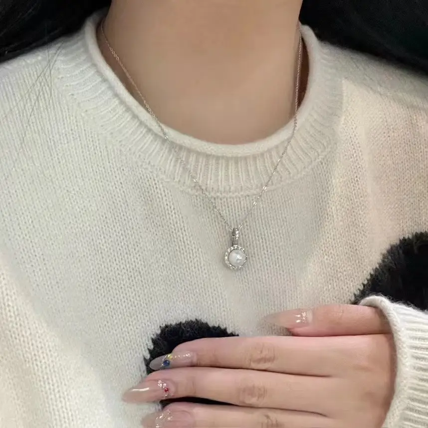 Pearl Detachable Universal Buckle Necklace with Butterfly Design — feature 8