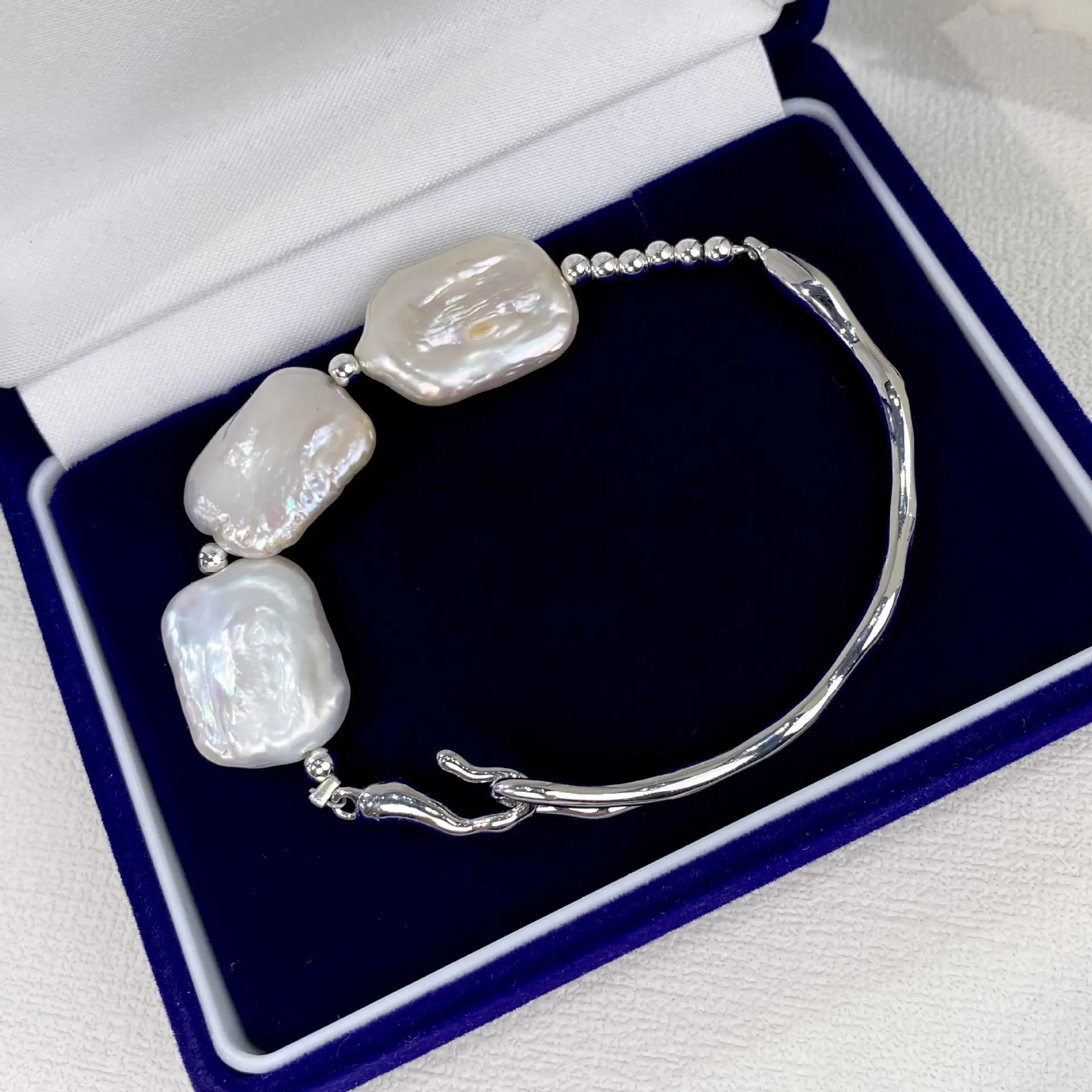 Silver Cold Goddess Day Bracelet with White Flowers — feature 2
