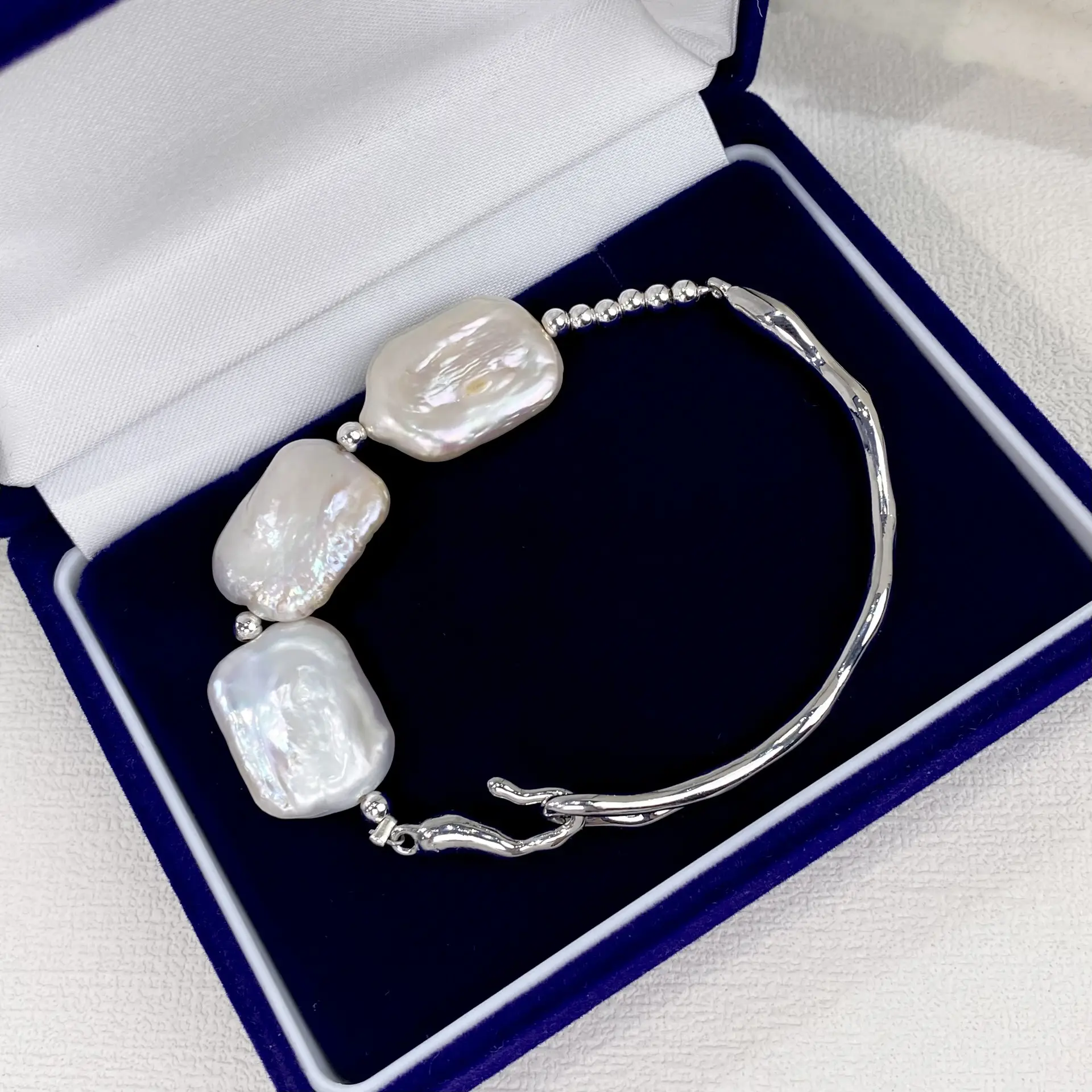 Silver Cold Goddess Day Bracelet with White Flowers — feature 5