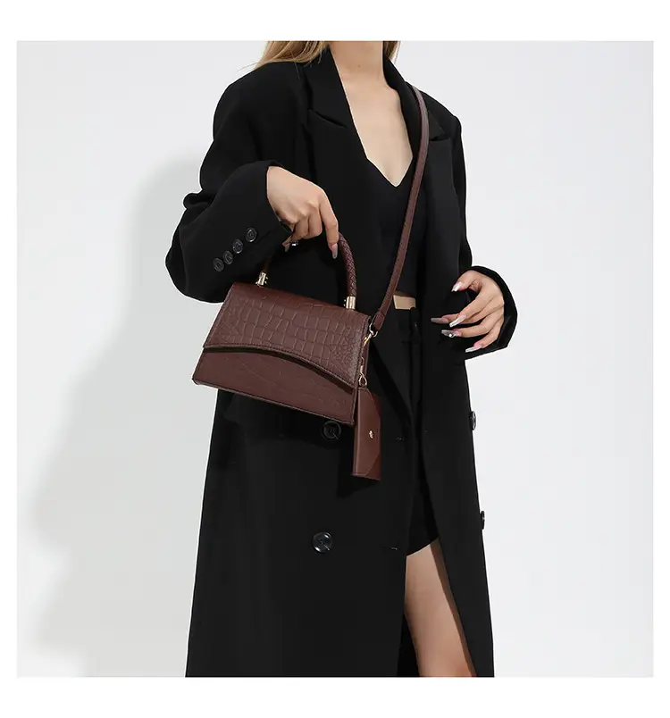 Green Texeled Crossbody Bag for Women 2024 Spring — feature 17