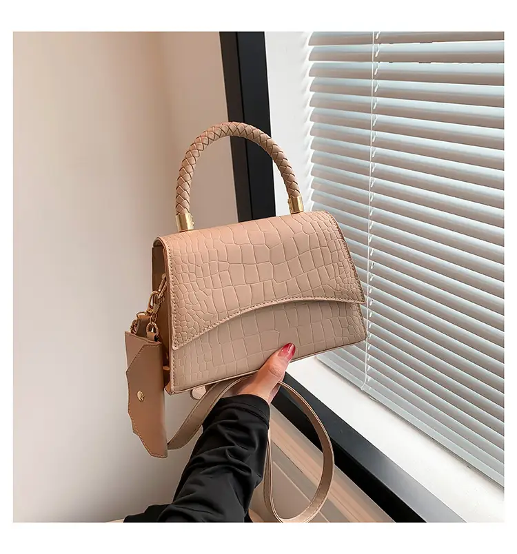 Green Texeled Crossbody Bag for Women 2024 Spring - Image 5