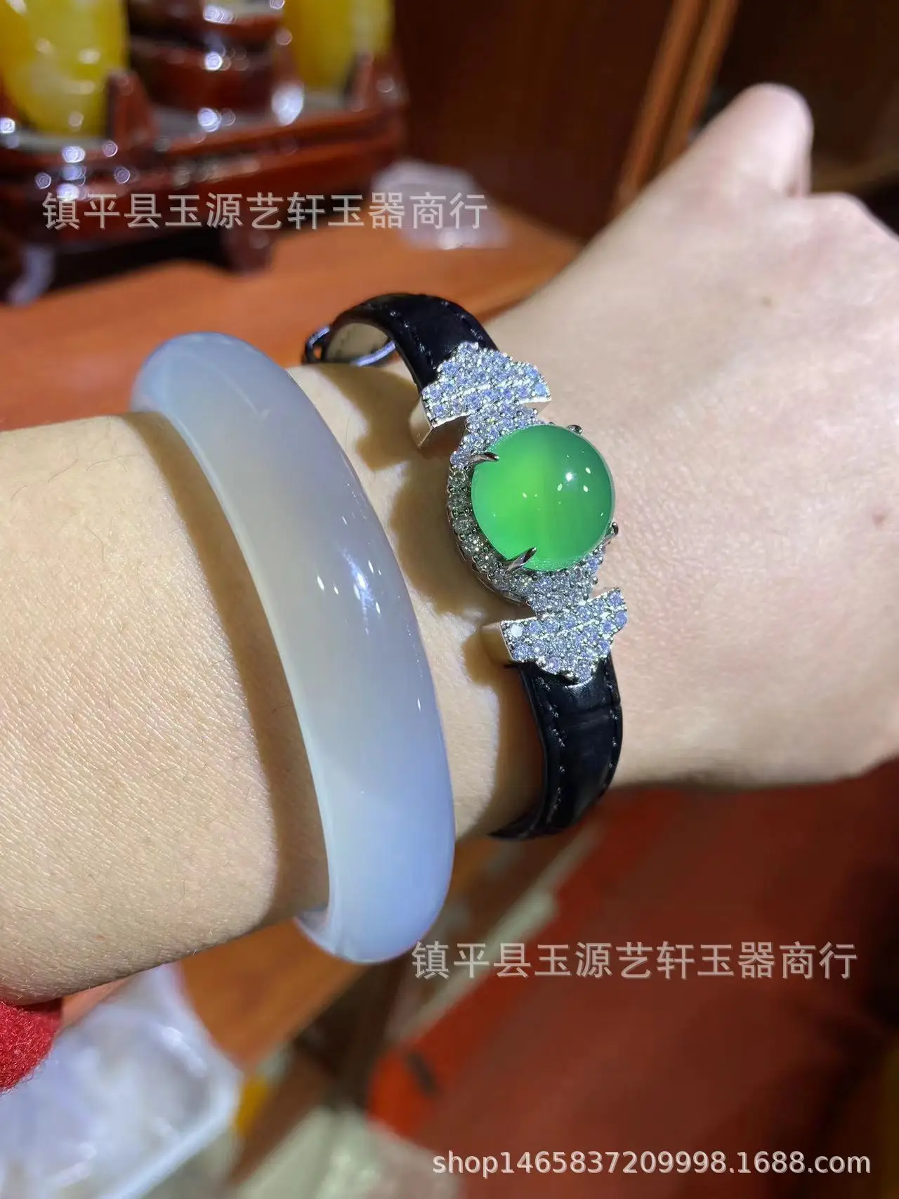 Chinese Style Women's Wristband with Yang Green Agate & Silver Plated — feature 3