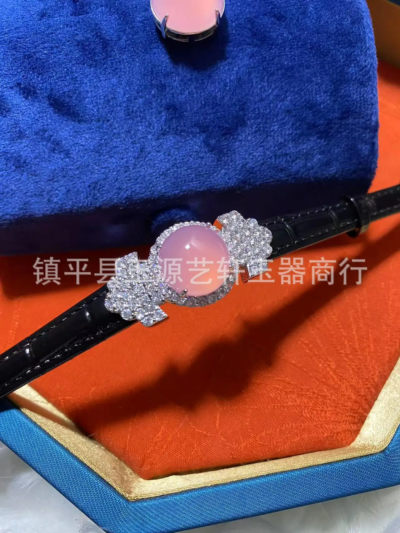 Chinese Style Women's Wristband with Yang Green Agate & Silver Plated - Image 3
