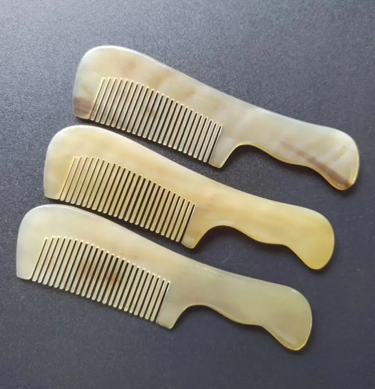 Natural Horn Comb for Hair Styling and Detangling - Image 4