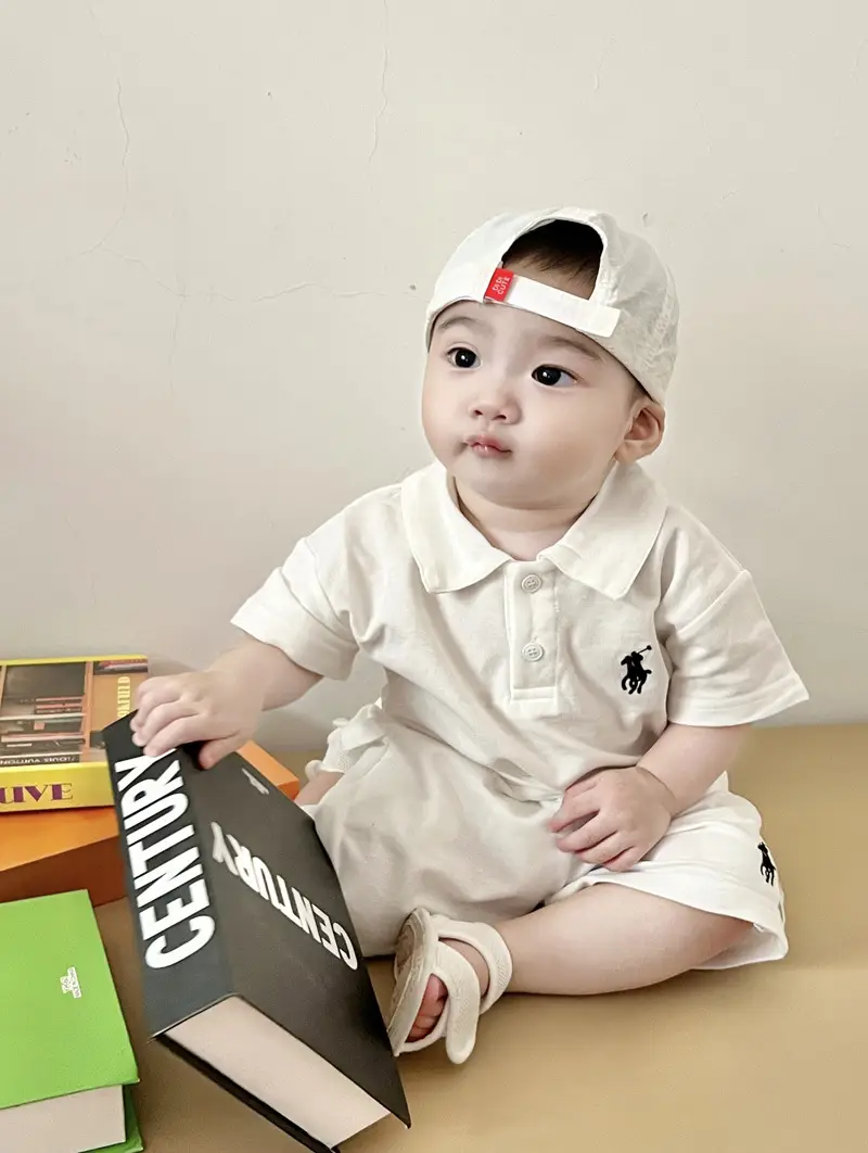 Baby Polo Shirt with Leopard Print Cap White — feature 1
