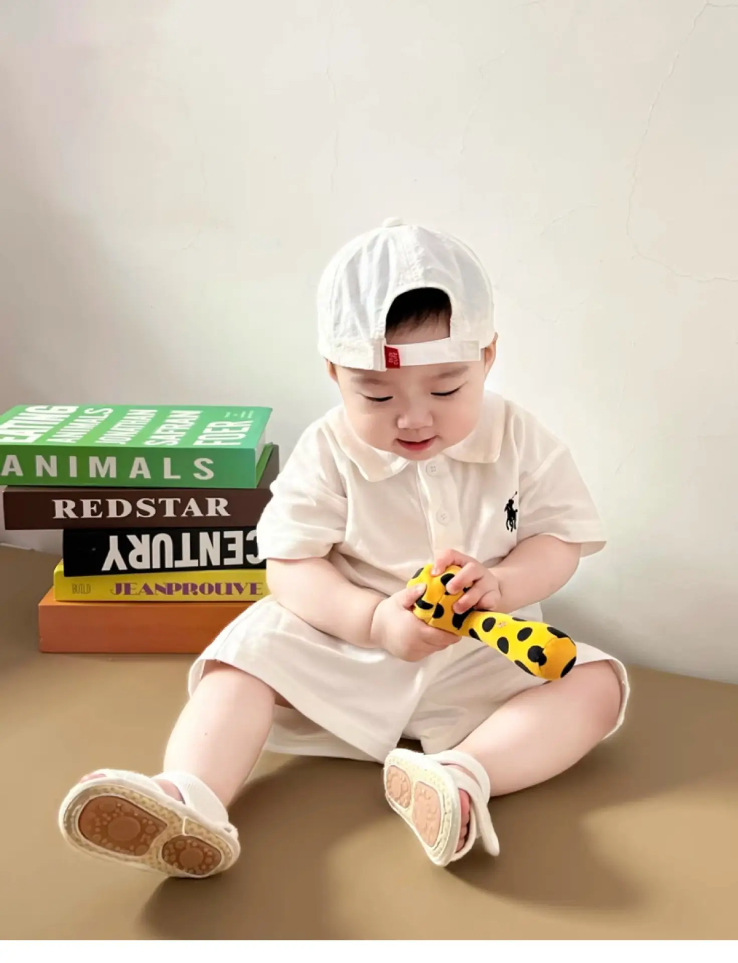 Baby Polo Shirt with Leopard Print Cap White — feature 4