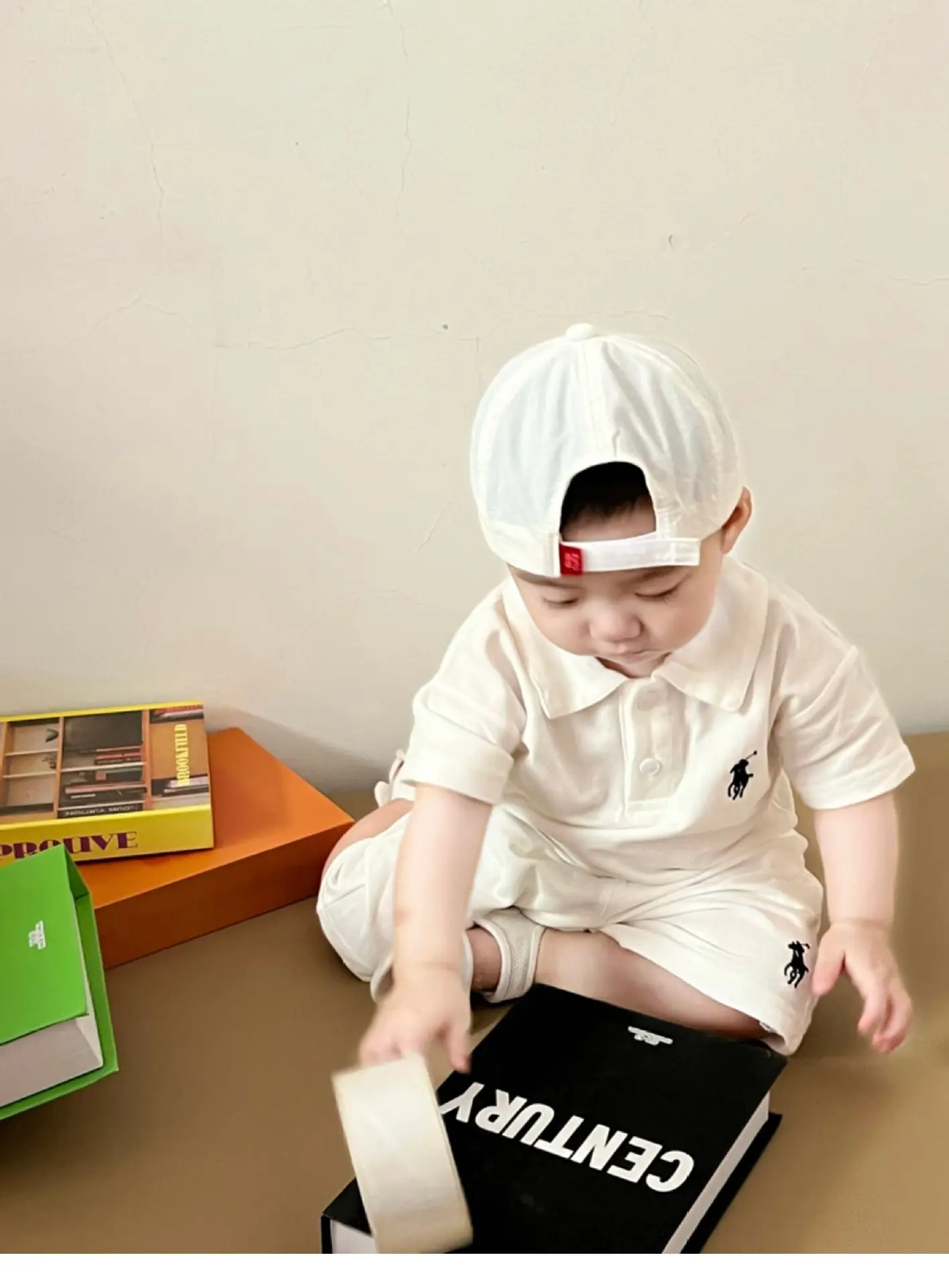 Baby Polo Shirt with Leopard Print Cap White — feature 5